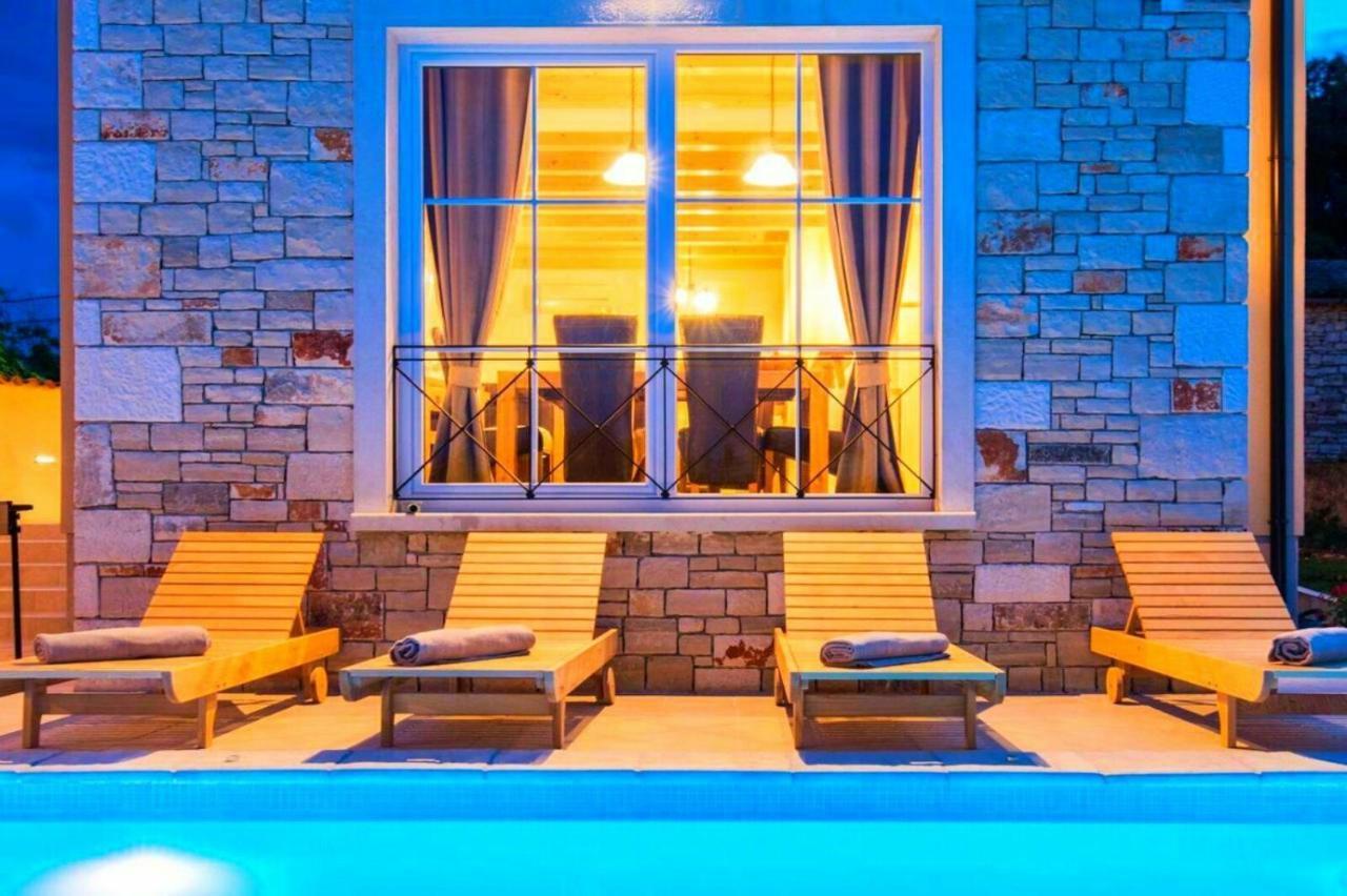 Moderne Istrische Steinvilla - 4 Sterne Mit Privatem, Beheizbaren Pool & Meerblick Kavran Exteriér fotografie