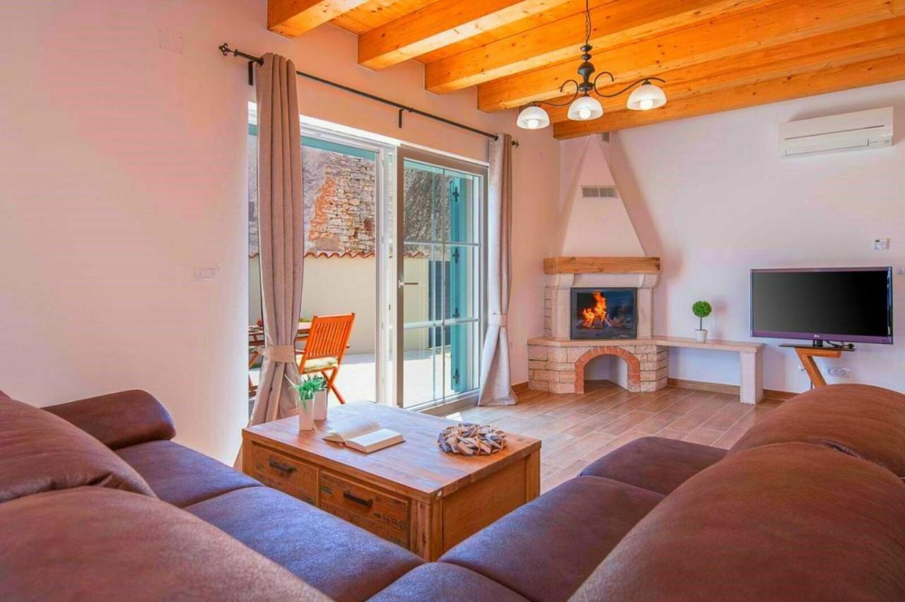 Moderne Istrische Steinvilla - 4 Sterne Mit Privatem, Beheizbaren Pool & Meerblick Kavran Exteriér fotografie